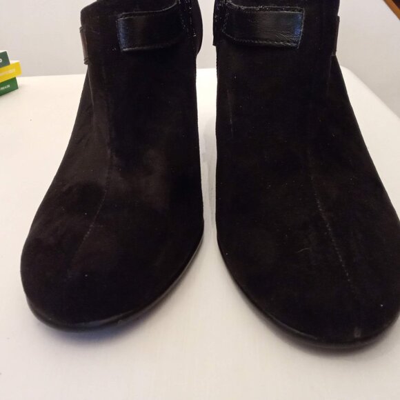 Aerosoles Heelrest Black Suede Ankle Boots Womens US 9 M Booties Polka Dot Style - Picture 6 of 9